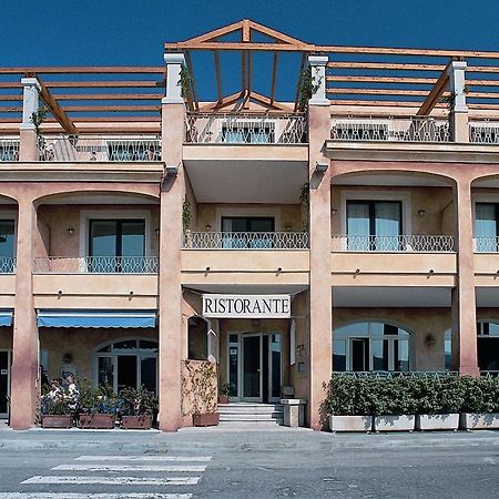 Hotel Del Porto Cannigione Exterior photo